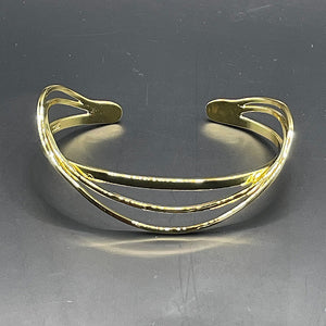 Polished gold bracelet